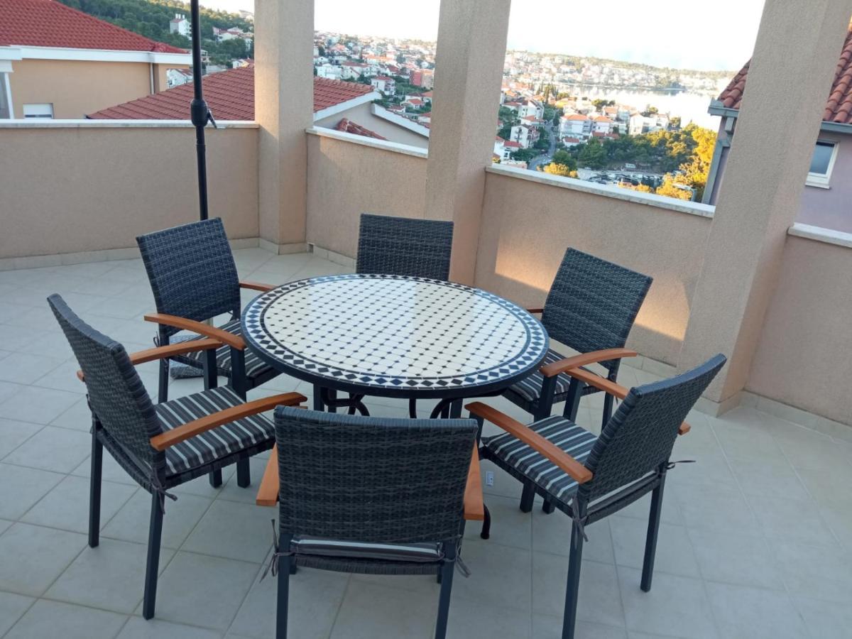 Apartmani Ferdi Traù Esterno foto