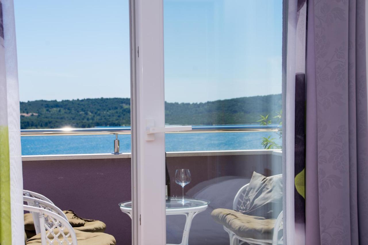 Apartmani Ferdi Traù Esterno foto