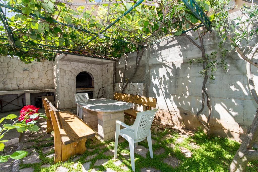 Apartmani Ferdi Traù Esterno foto