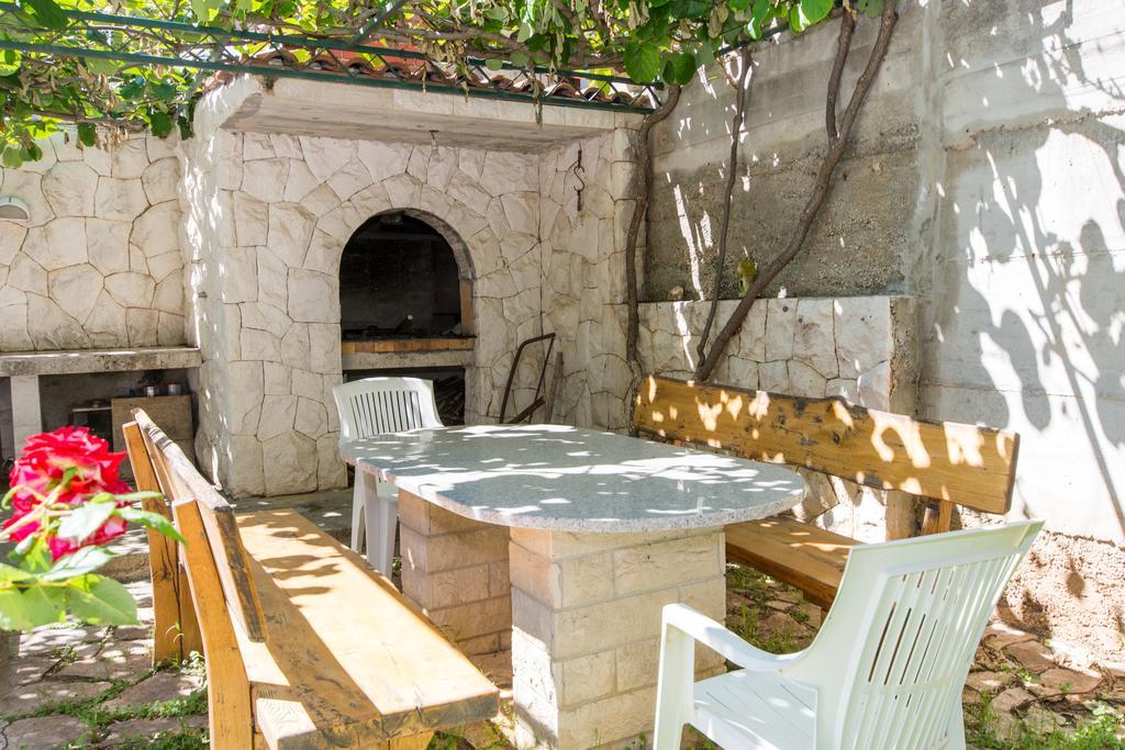Apartmani Ferdi Traù Esterno foto